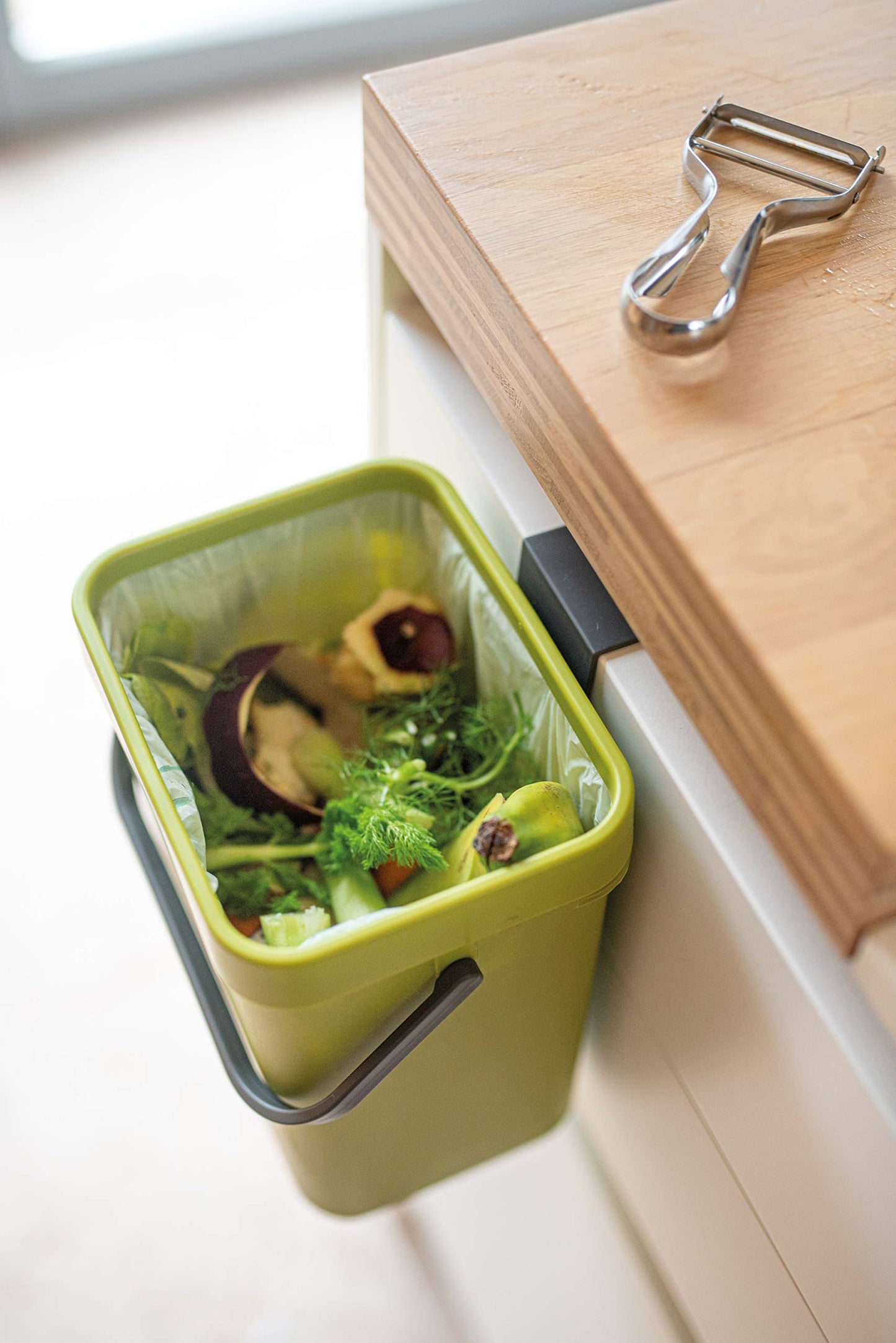 Perfect HANGING WASTE BIN FOR WET/ORGANIC WASTE - GINO collection - 5 lt. - Moss