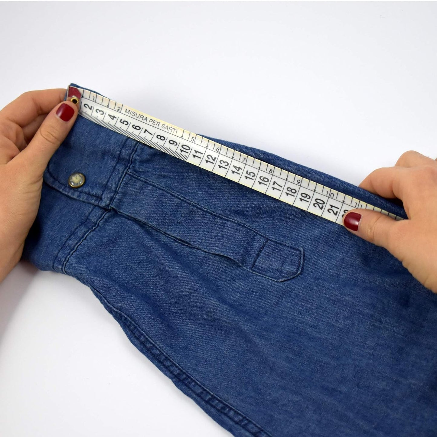 Dressmaker's Tape Measure with Practical Hard Plastic Case - Professional Dressmaker's Tape Measure with Double Graduation, 1.5 M