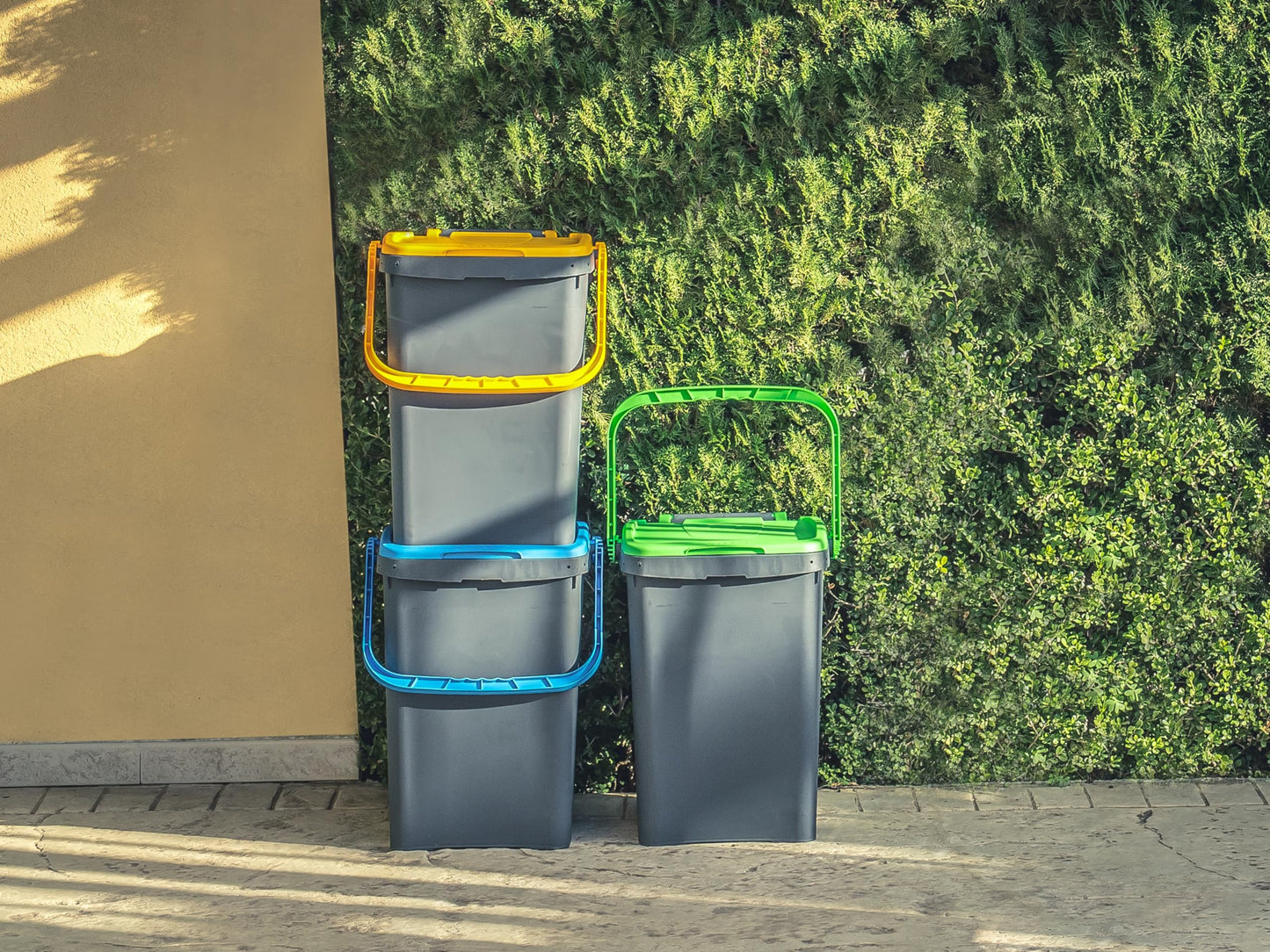 Ecoplast, Waste Separation Bin, Book-Type Opening, Flexible and Non-Deformable, Resistant to All Temperatures, Ideal for Indoor and Outdoor Use, 20 L Capacity, Made in Italy