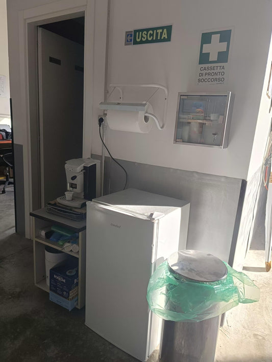 Portarotolo Industriale da Parete 39x42cm Bianco | Con Tagliacarte