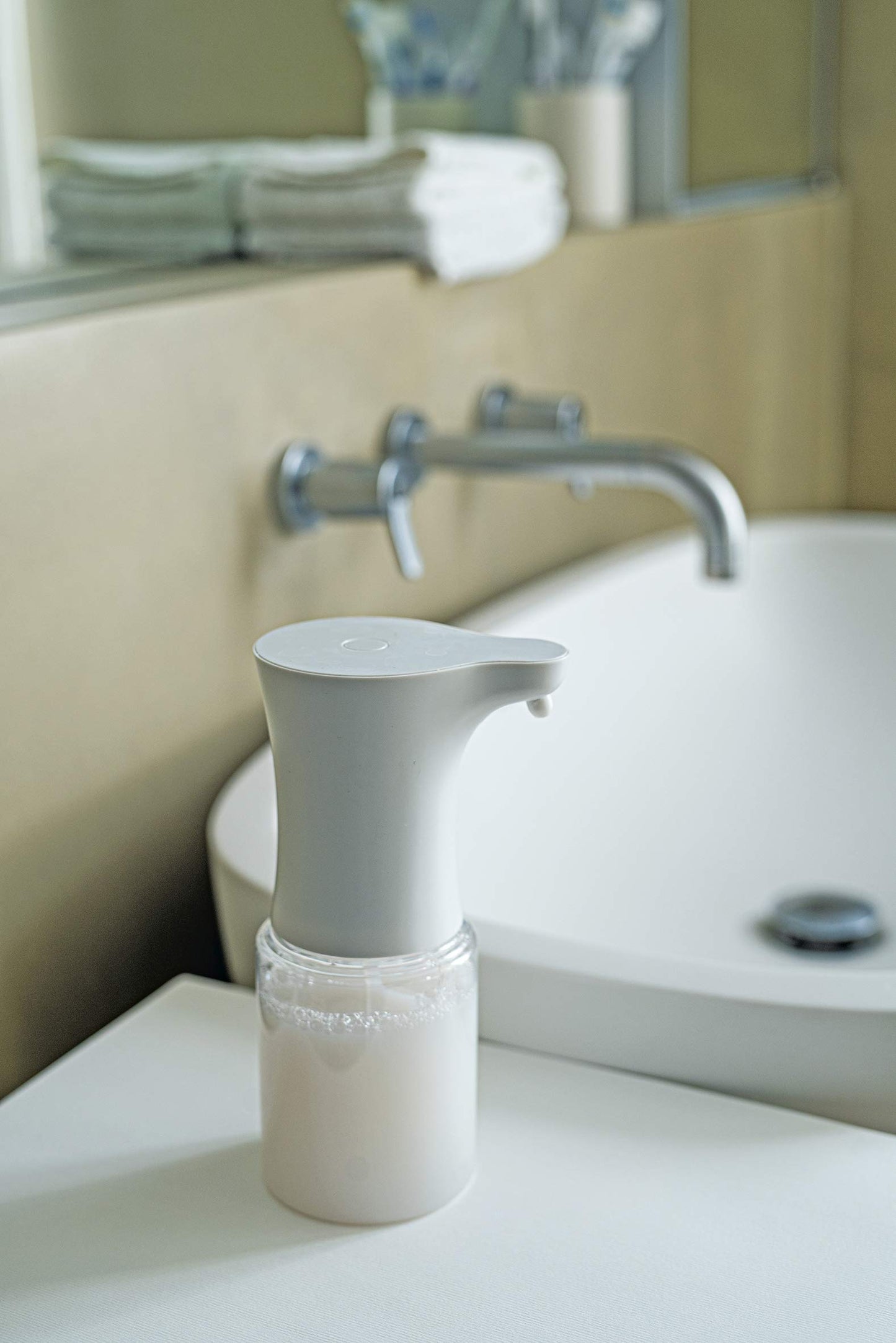 FOAM DISPENSER 350 ml SOAP DISPENSER WITH AUTOMATIC SENSOR.