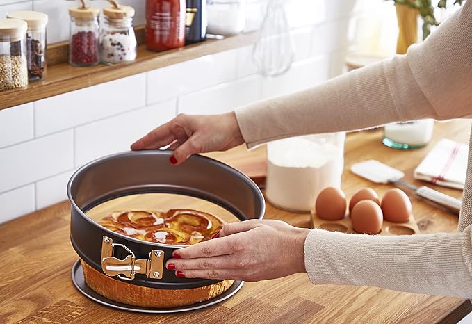 28cm x 6.8cm NON-STICK AND SCRATCH-RESISTANT HINGED CAKE PAN EN-86979