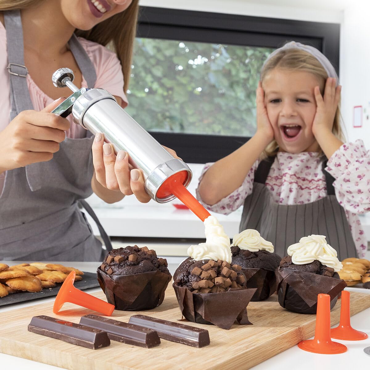 InnovaGoods® Prekies 2-in-1 Cookie Maker and Piping Bag, prepares cookies quickly and easily, red colour, aluminium material, ideal for the home.