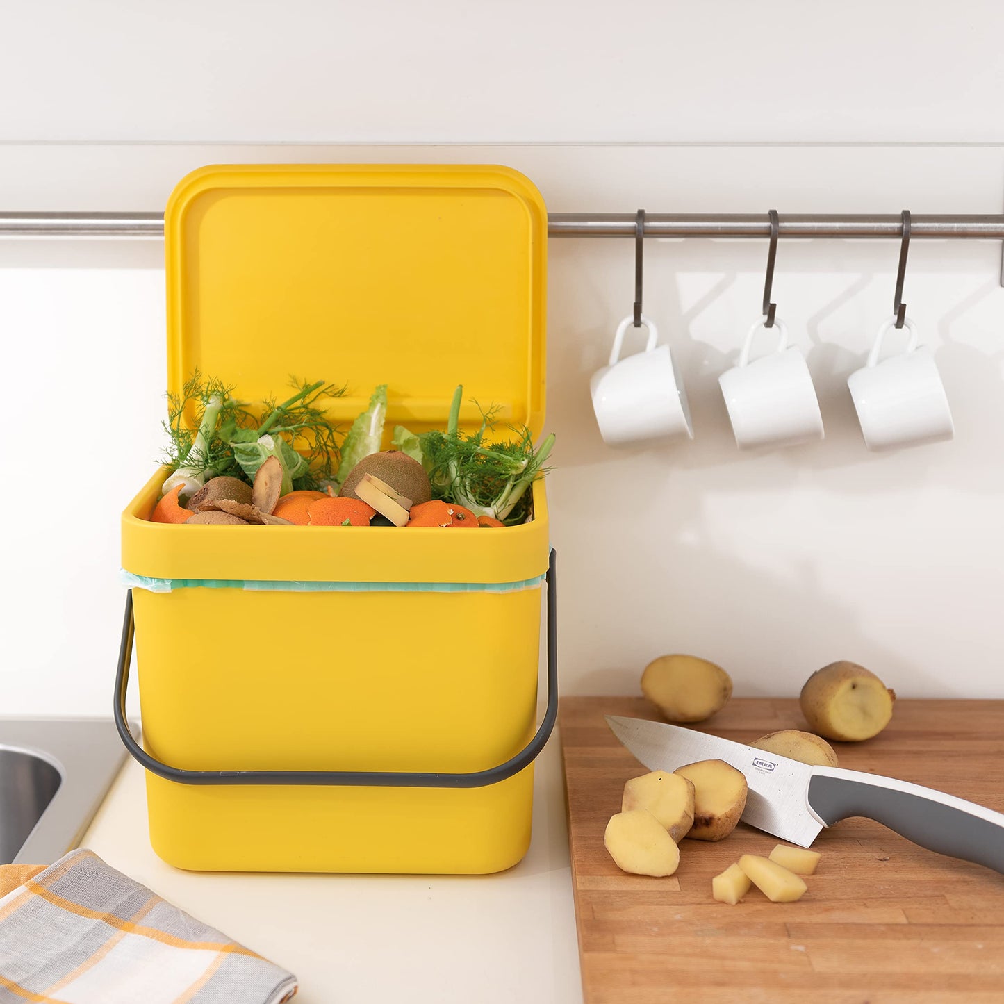 Perfect HANGING WASTE BIN FOR WET/ORGANIC WASTE - GINO collection - 7 lt. - Yellow