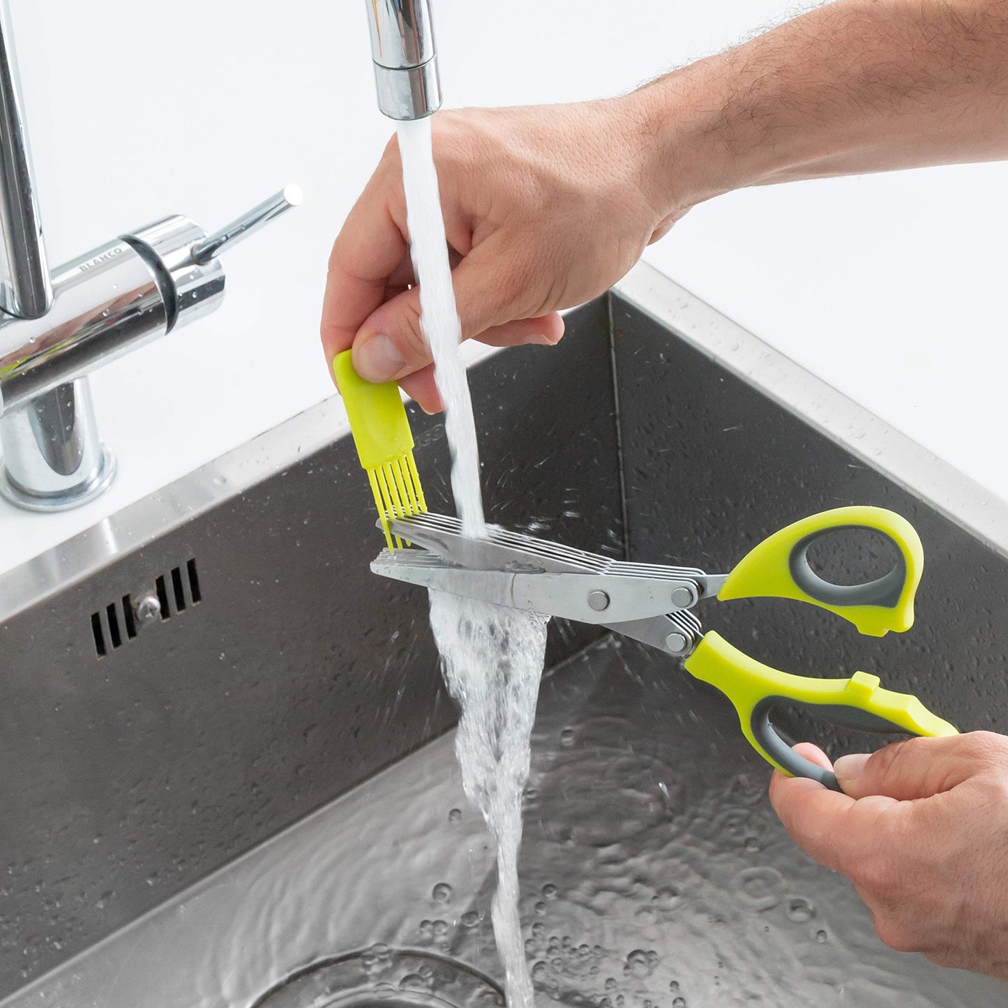 Forbici da Cucina Multitaglio 5 in 1, Risparmio di Tempo e Sforzo, Tagli Netto e Preciso, Multiuso, Facile da Pulire, Ergonomico, Leggero e Compatto, Giallo, Acciaio Inossidabile