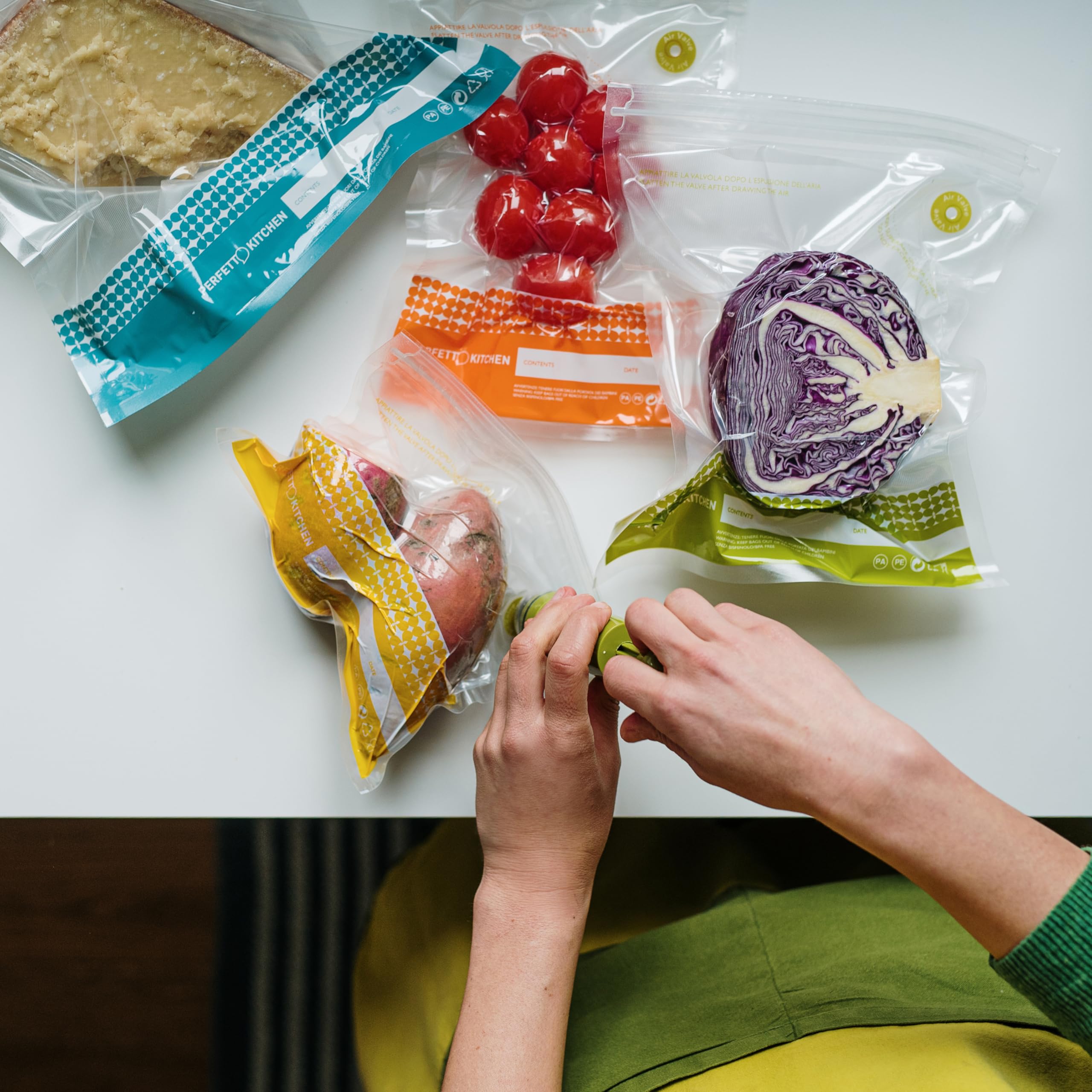 Perfetto Kitchen - 29000 - Vacuum Sealing Kit - 8 Bags + Manual Pump - Frescovuoto Collection