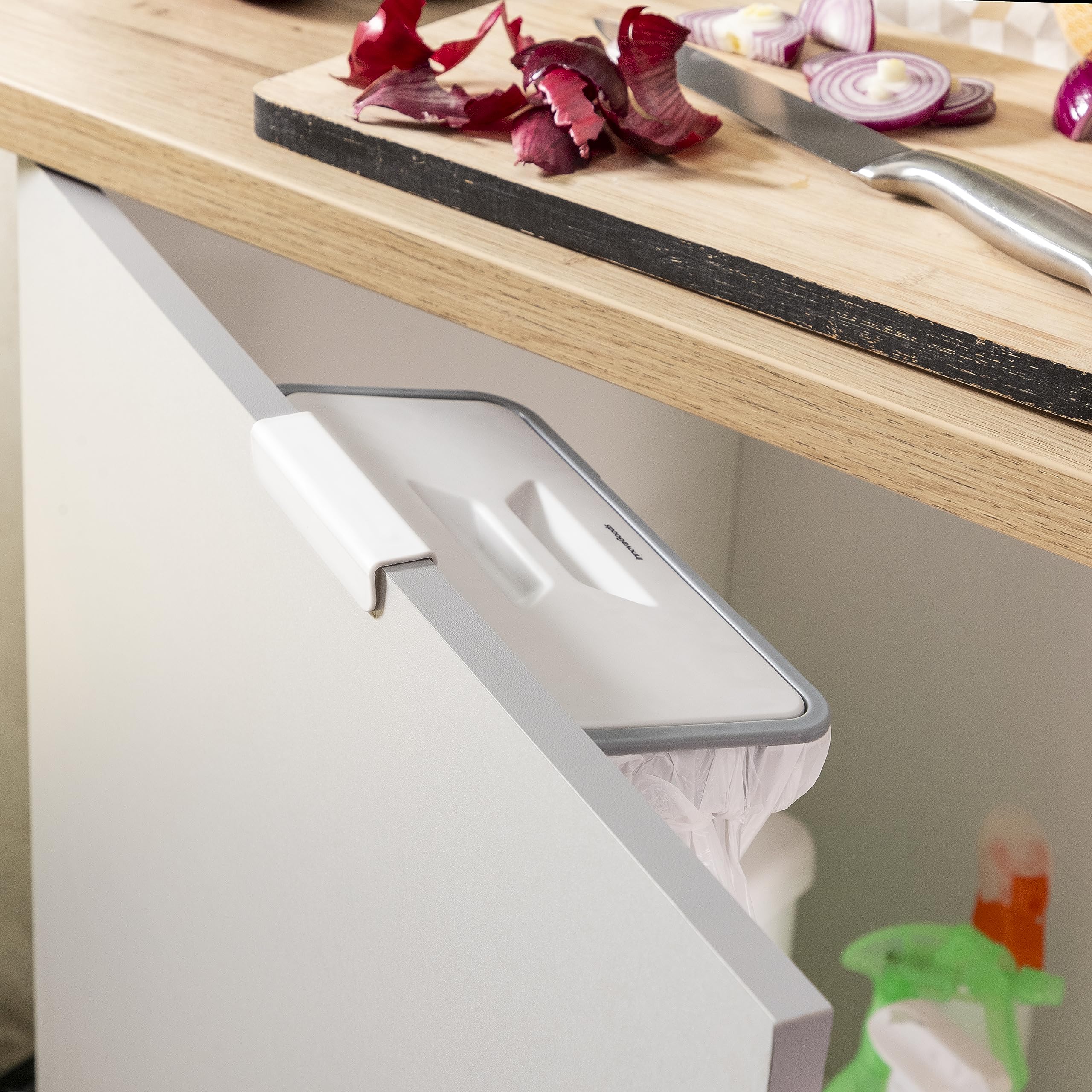 InnovaGoods - Portable Garbage Bag Holder with Lid, Odor Eliminator, Space-Saving Design, Easy to Clean, Grey, ABS