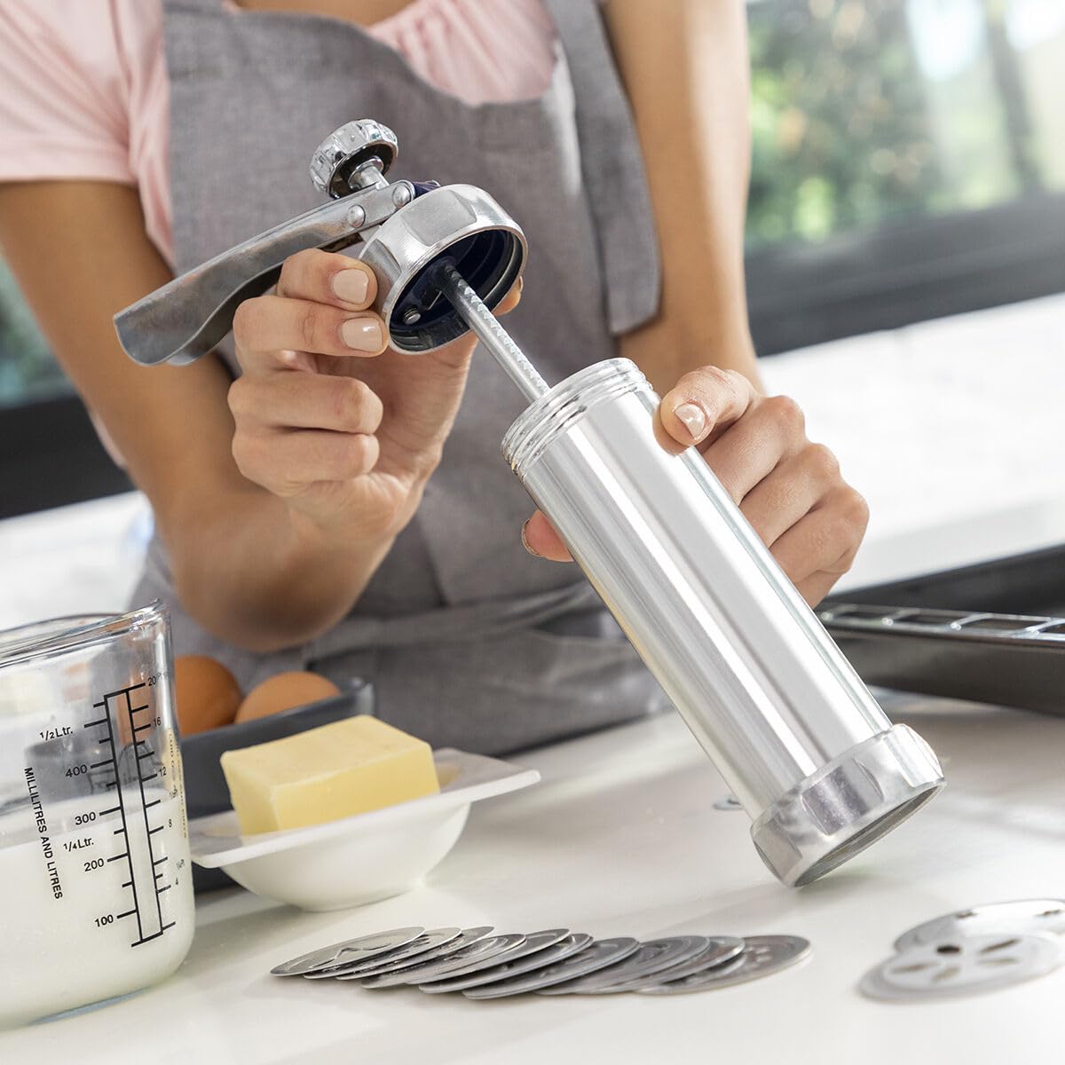 InnovaGoods® Prekies 2-in-1 Cookie Maker and Piping Bag, prepares cookies quickly and easily, red colour, aluminium material, ideal for the home.