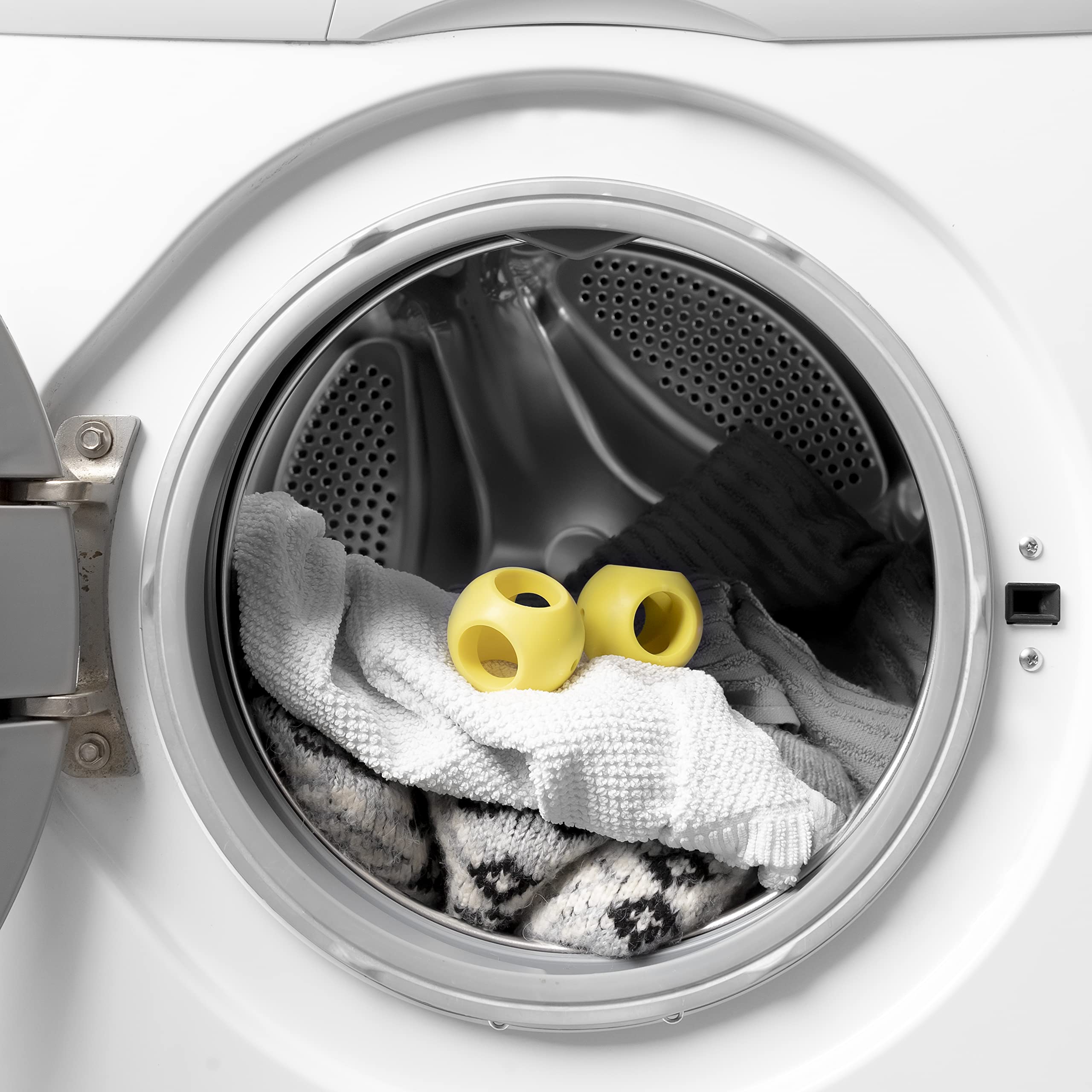InnovaGoods - Set of 2 Ioclean Anti-Limescale Magnetic Balls, Eco-Friendly, Reusable, Energy Saving, Ideal for Washing Machines and Dishwashers, Yellow, Plastic