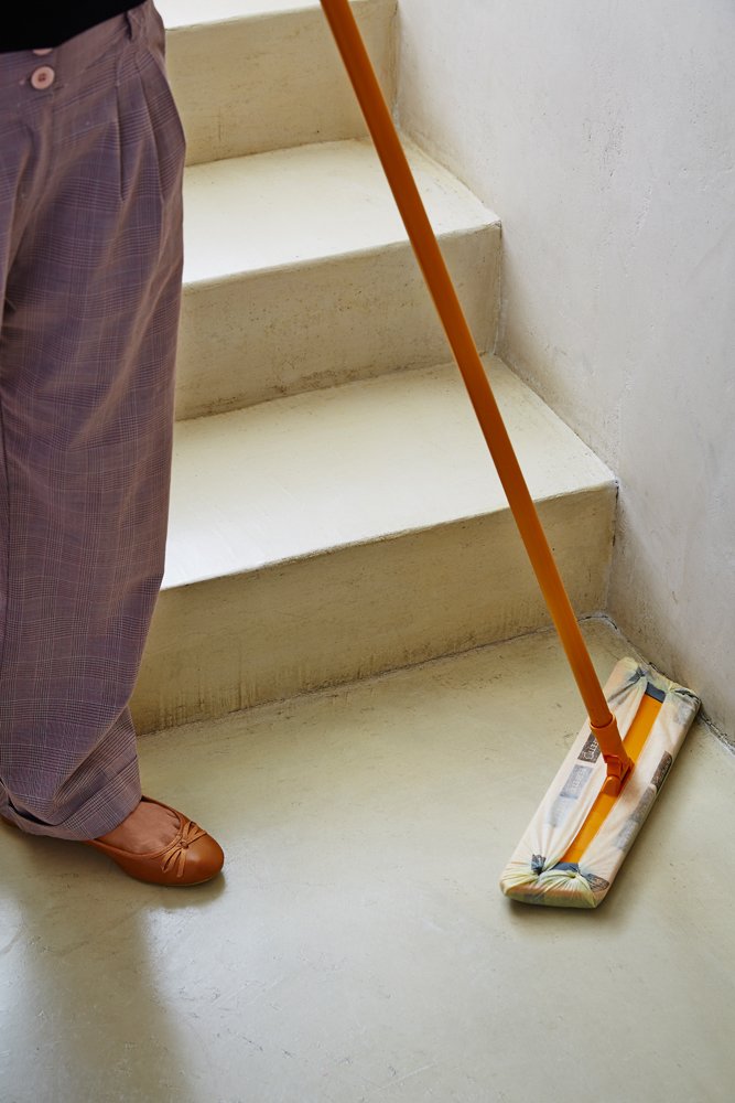 Perfetto 0027A Il Pulipolvere Scopa Pavimenti con Manico 3 Pezzi Cm 130, Base 40 Cm, Cattura Polvere, con Busta 20 Retine Imbevute di Oli Minerali Trattieni Polvere Biodegradabili