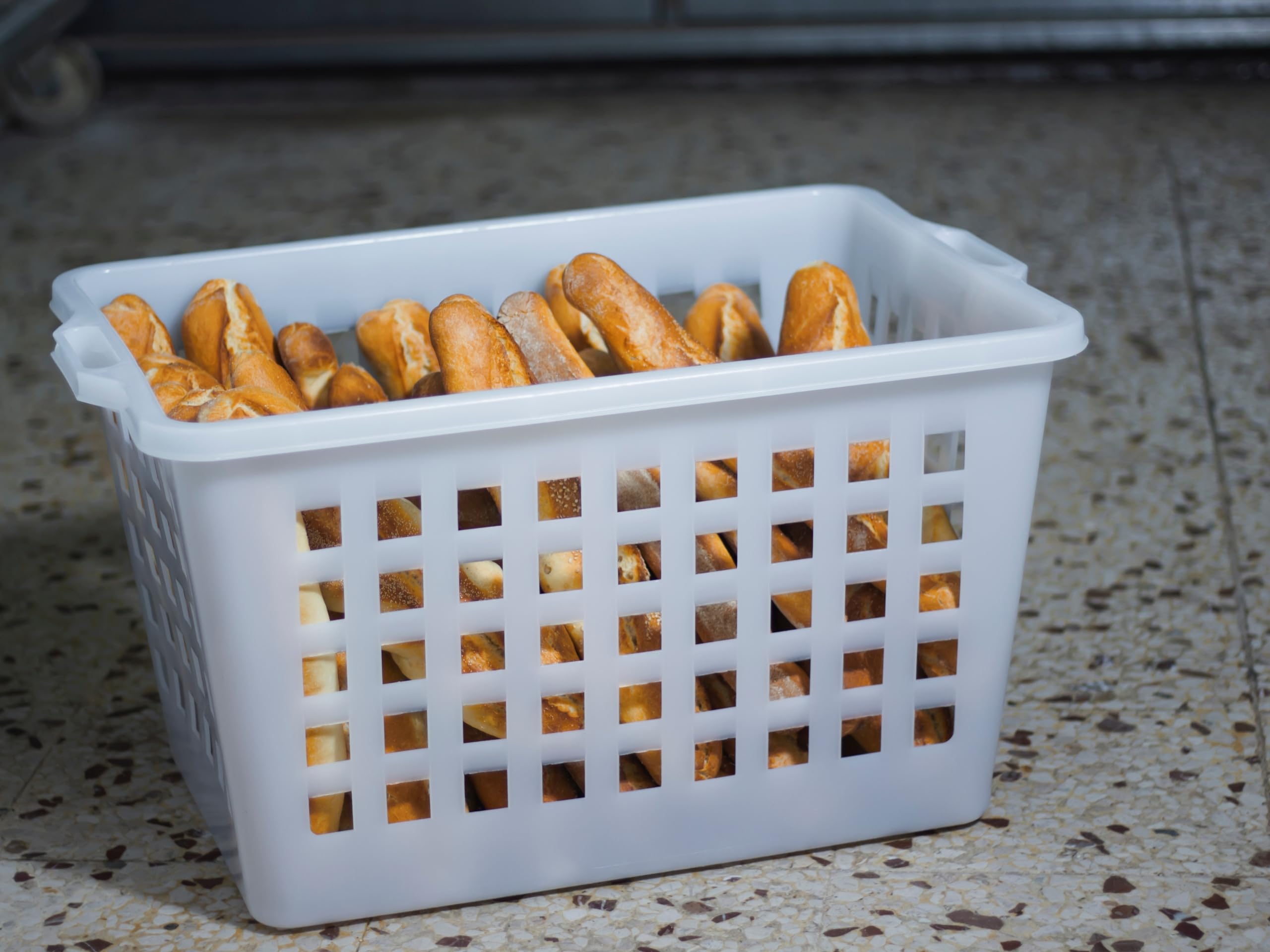 Ecoplast | Large Perforated Bread Basket, 100 L Capacity, Neutral Color, 77.5 x 53.5 x 40 cm, Made in Italy