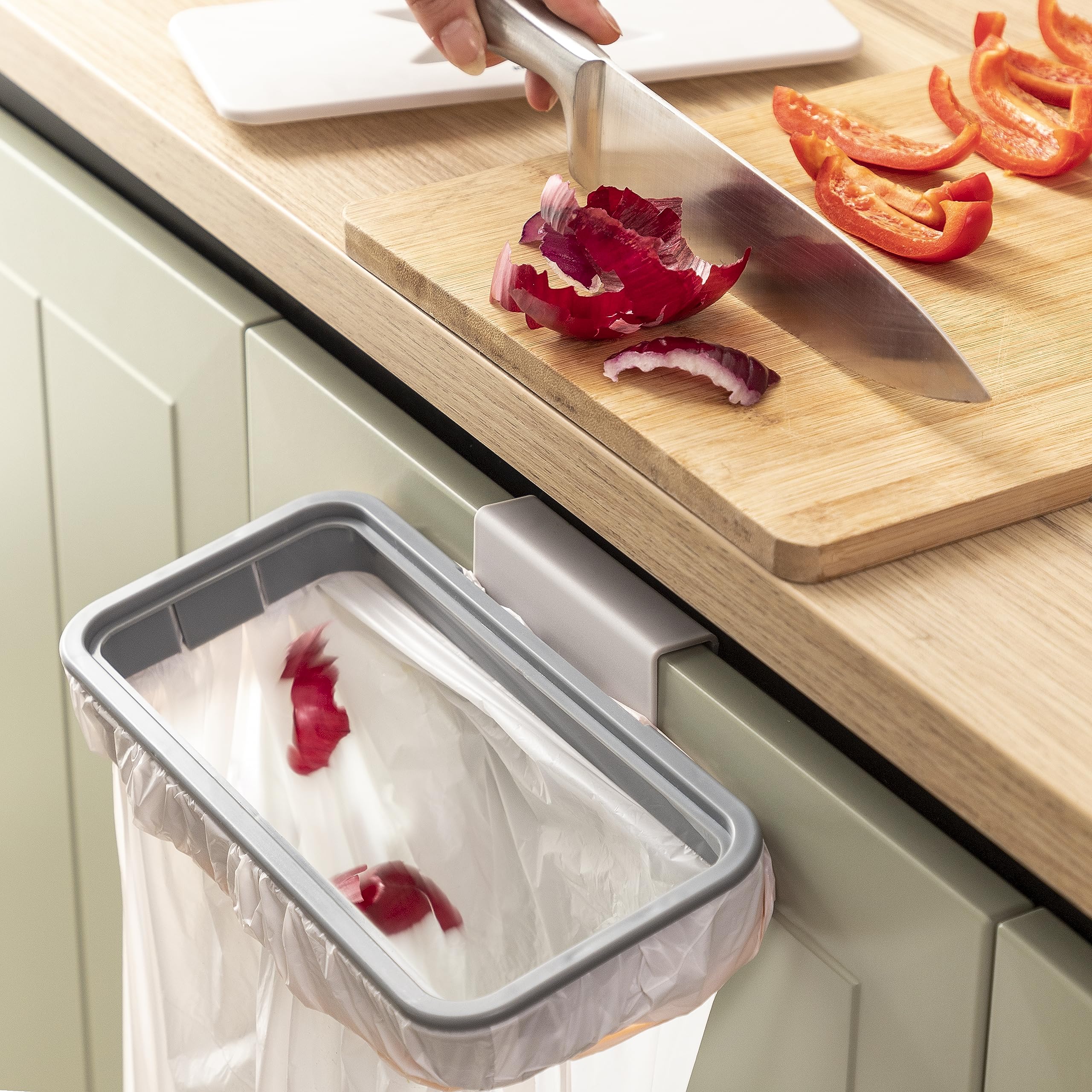 InnovaGoods - Portable Garbage Bag Holder with Lid, Odor Eliminator, Space-Saving Design, Easy to Clean, Grey, ABS
