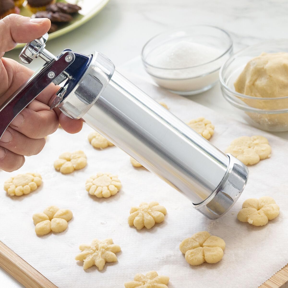 InnovaGoods® Prekies 2-in-1 Cookie Maker and Piping Bag, prepares cookies quickly and easily, red colour, aluminium material, ideal for the home.