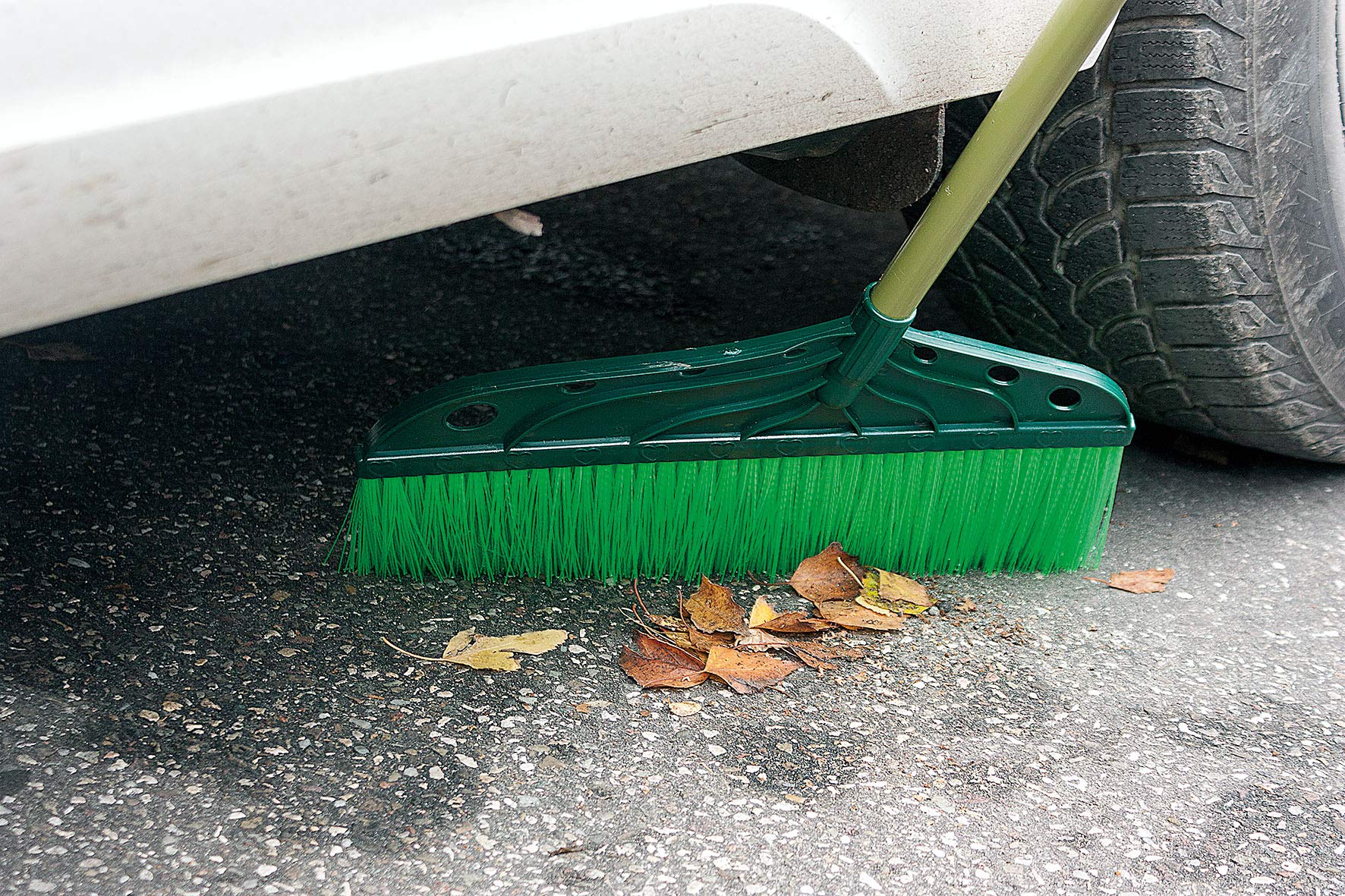 Balai à lames professionnel d'extérieur 38 cm - Angle ergonomique pour cours et jardins