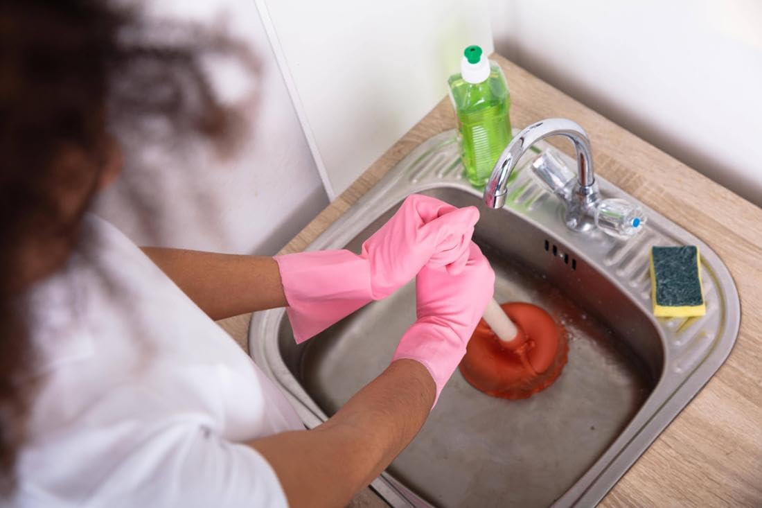 Suction Cup Drain Cleaner - Rubber with Wooden Handle - Ideal for Sink, Shower, Toilet - Easy to Use