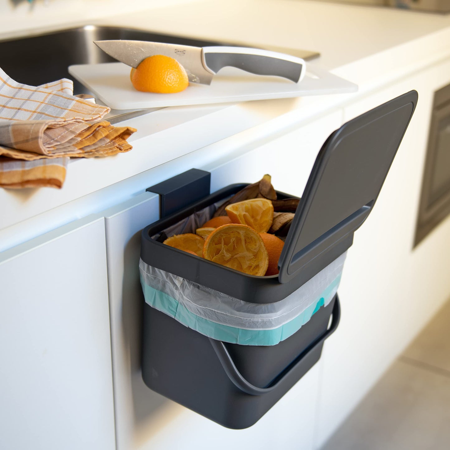 Perfect HANGING WASTE BIN FOR WET ORGANIC WASTE - GINO collection - 7 litres - 2 colours