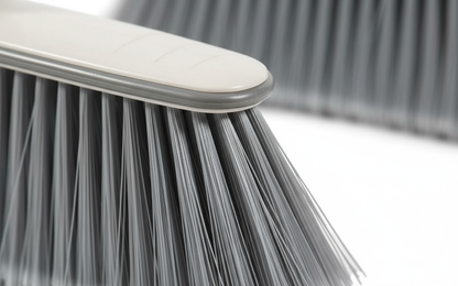 Scopa Professionale con Manico - Setole Grigie Extra Resistenti