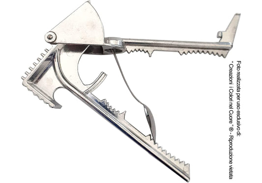 garlic press, meat tenderizer, fish scraper, bottle opener, olive stoner, nutcracker, jar opener, meat grinder, vegetable mincer with spoon, 14 functions, Italian products, CREATIONS i Colori nel Cuore