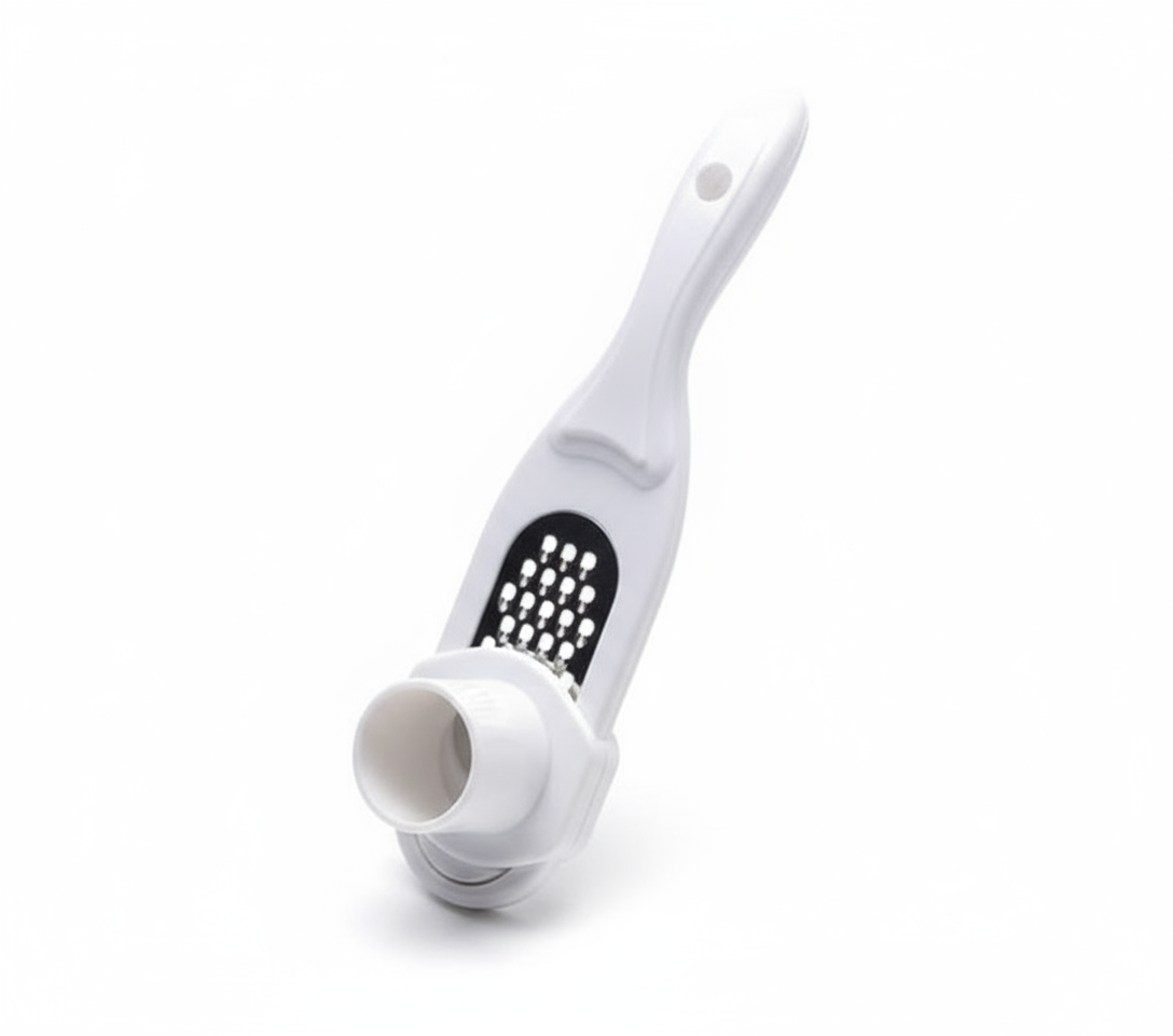 Grattugia Alpina sfondo bianco professionale