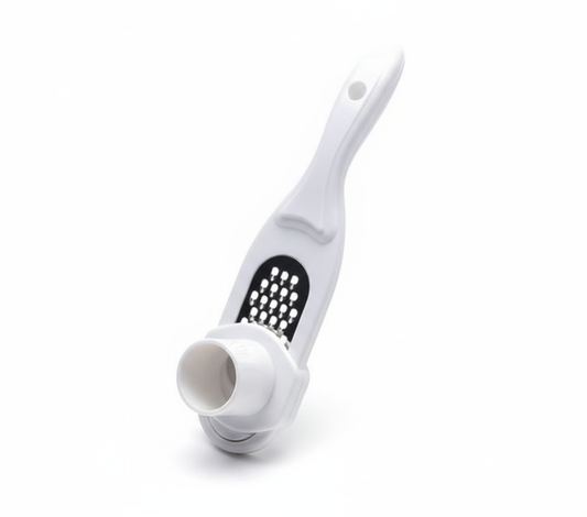 Grattugia Alpina sfondo bianco professionale