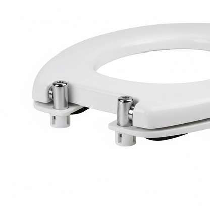 Dettaglio cerniere e sistema di montaggio universale copriwater