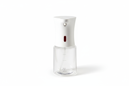 Dispenser sapone automatico professionale su sfondo bianco vista frontale