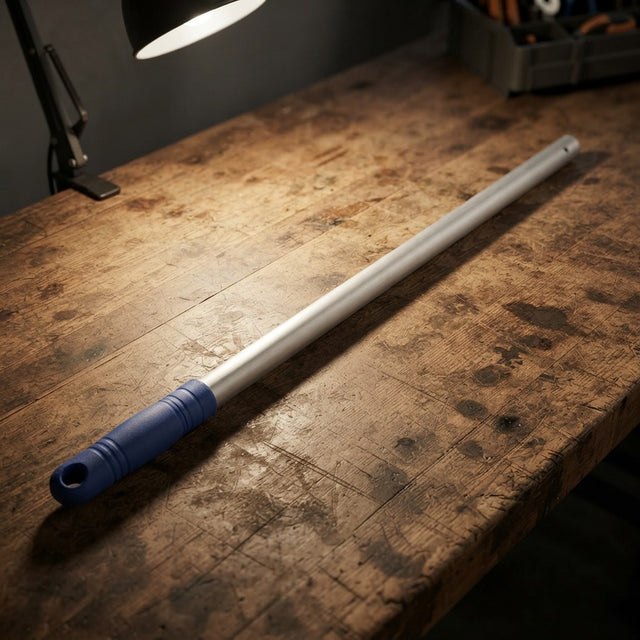 Manche en aluminium de 140 cm avec trou de Ø24 mm - Pour balais, raclettes à franges, pinces à balai professionnelles