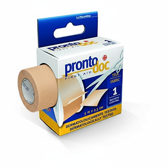 Rocchetto cerotto in tela su sfondo bianco