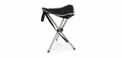 Sgabello su sfondo bianco